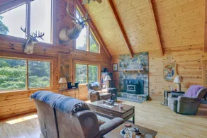 Serene Valley Bend Cabin Rental: 7 Private Acres! - Image 4