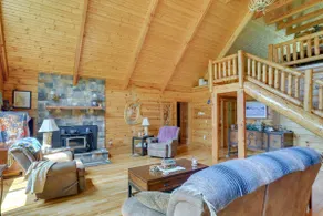 Serene Valley Bend Cabin Rental: 7 Private Acres! - Image 5