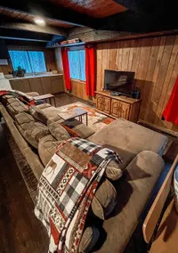 Mountain Top Chalet ~ A/C & Close to Rec Trails! - Image 3