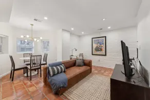 Logan Circle Location! 1BR with laundry/AC/kitchen - Image 3
