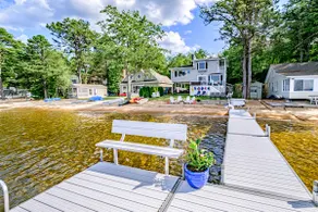 Beachfront House on Sebago w. lots of water toys! - Image 2