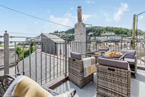 2 bedroom accommodation in Looe - Image 3
