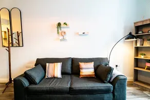 Cohost Partners Cozy Swansea Retreat - Image 3