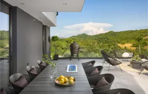 Villa Carbon Residence - Image 2