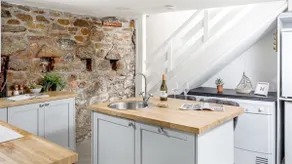 Boatsman's Cottage- sleeps 4- Garage- Mousehole - Image 5