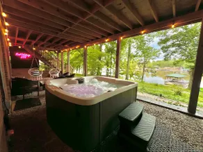 LKN Prvt Dock | Fire Pit | Hot Tub | Pet Friendly - Image 3