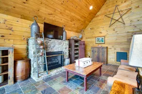 12 Mi to Staunton River: Nathalie Cabin w/ Deck - Image 4