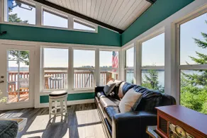 Private Beach at Waterfront Harstine Island Escape - Image 5