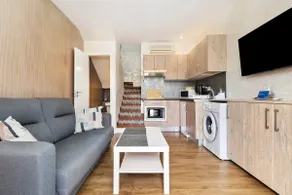Green Oasis Bungalow - Image 4