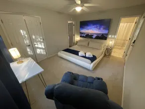 No Stairs, 86” TVs, King Beds & Massage Near UGA - Image 2