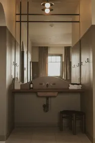 Luxury Hot Tub Suite in Downtown Berlin #305 - Image 4