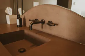 Luxury Hot Tub Suite in Downtown Berlin #305 - Image 5