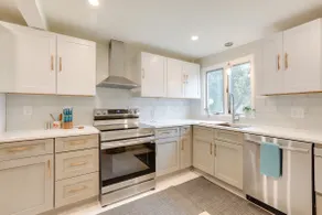 Pennington Home w/ Deck ~ 9 Mi to Princeton! - Image 4