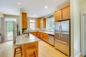 Beautiful Stay in Downtown Freeport - Image 4