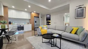 LUXE Waterloo 1 bed with parking gym & pool - Image 2
