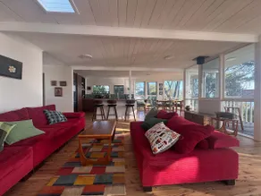 Summer Loving Waterfront Pet-Friendly House - Image 5