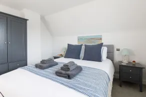 Coastal Retreat for 6 Close to Beaches - Image 4