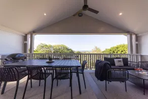 Stylish 6BR Ipswich Central Retreat, Comfy + BBQ - Image 4