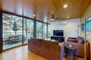 Contemporary 2BR Lakefront Finger Lakes - Image 3