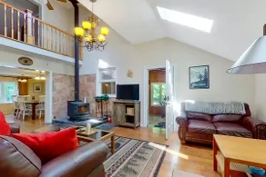 3BR mountain-view house with fireplace - Image 5