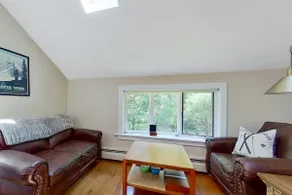 3BR mountain-view house with fireplace - Image 3