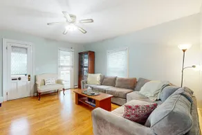 Walk to Town 3BR Finger Lakes Dog Friendly - Image 2