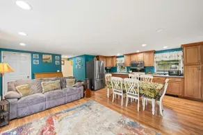 Dog-friendly riverfront house on 3 acres with private dock & deck - near skiing - Image 4