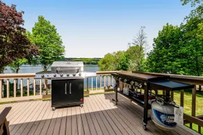 Lakefront 4BR with amazing views, dock & game room - Image 5