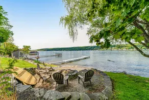 Lakefront 4BR with amazing views, dock & game room - Image 2