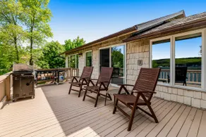 Lakefront 4BR with amazing views, dock & game room - Image 4
