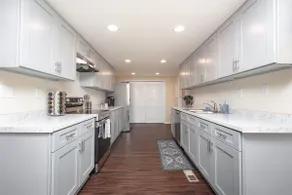 Prime Location | Spacious 4BR Between WR & Perry - Image 5