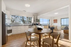 Panoramic Views on Pinnacle - 3 Bedroom Farm Stay - Image 4