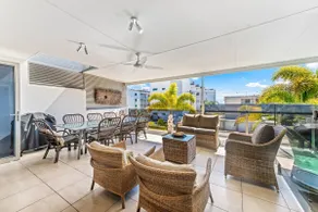 Alex Beach House - Image 2