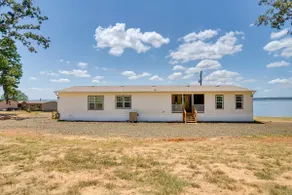 Fisherman’s Paradise: Lake-View Home in Many! - Image 3