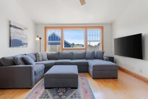 Fountain District Craftsman: Luxury Family Oasis - Image 4