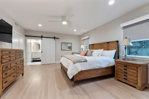 Fully renovated amazing craftsman home! - Image 4