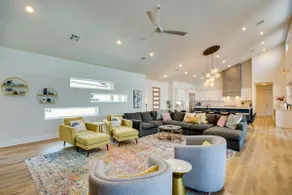 Relax Fireside! Waterfront Family Home in Malakoff - Image 5