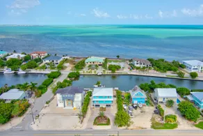 Pool & Spa, Walk to Beach, Dock, Tiki, Lux Home - Image 4