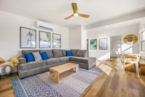 PB Coastal 2Bedroom - Steps2Beach - w AC/Parking - Image 2