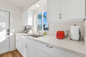 PB Coastal 2Bedroom - Steps2Beach - w AC/Parking - Image 5