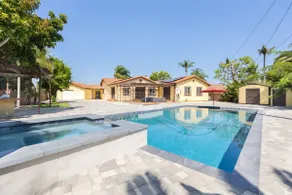 Relaxing Pool House Near Disneyland - Image 2