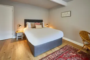 Host & Stay - Stone Row - Image 2