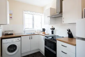 Dolphin Apartment, Thorpeness - Only a short stroll from the Beach, Thorpeness Lake, Country Club and Golf Club - Image 4