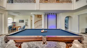 Golden Globe - luxury on the canal with poolspa - Image 2