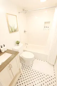 Modern Apartment in the Heart of Logan Circle - Image 4