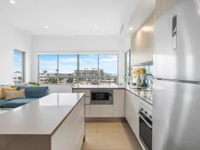 Nova Ocean Views Mooloolaba 2 Bedroom Apartment - Image 2