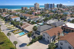 * 2nd Floor * Sleeps 8 * Pool *Walkable Location - Image 2