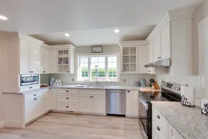 Patio & Yard: Newly Built Retreat in Ronks! - Image 2