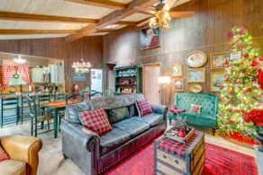 1 Mi to Gouldsboro State Park: Cabin w/ Deck! - Image 4