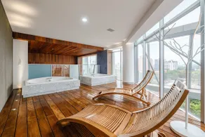 2BR Luxury Stay Mundial 2026 Skyline Views - Image 4